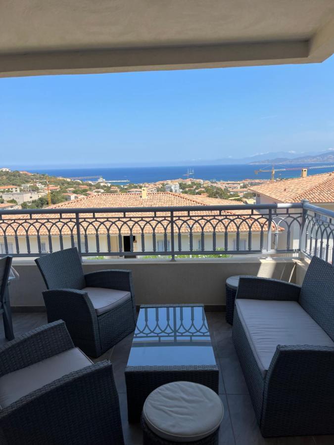 Appart Avec Terrasse Vue Sur Mer Exceptionnelle LʼÎle-Rousse Extérieur photo